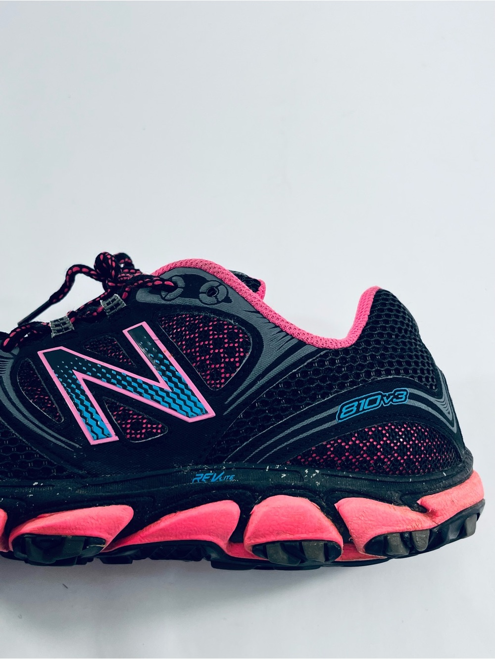 New Balance #WT810BP3 Women's Size:10 Black Pink All Terrain Running Shoes - Picture 10 of 15